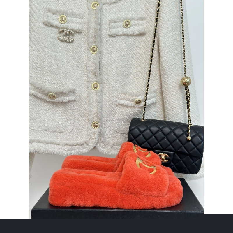 Ch*el slippers